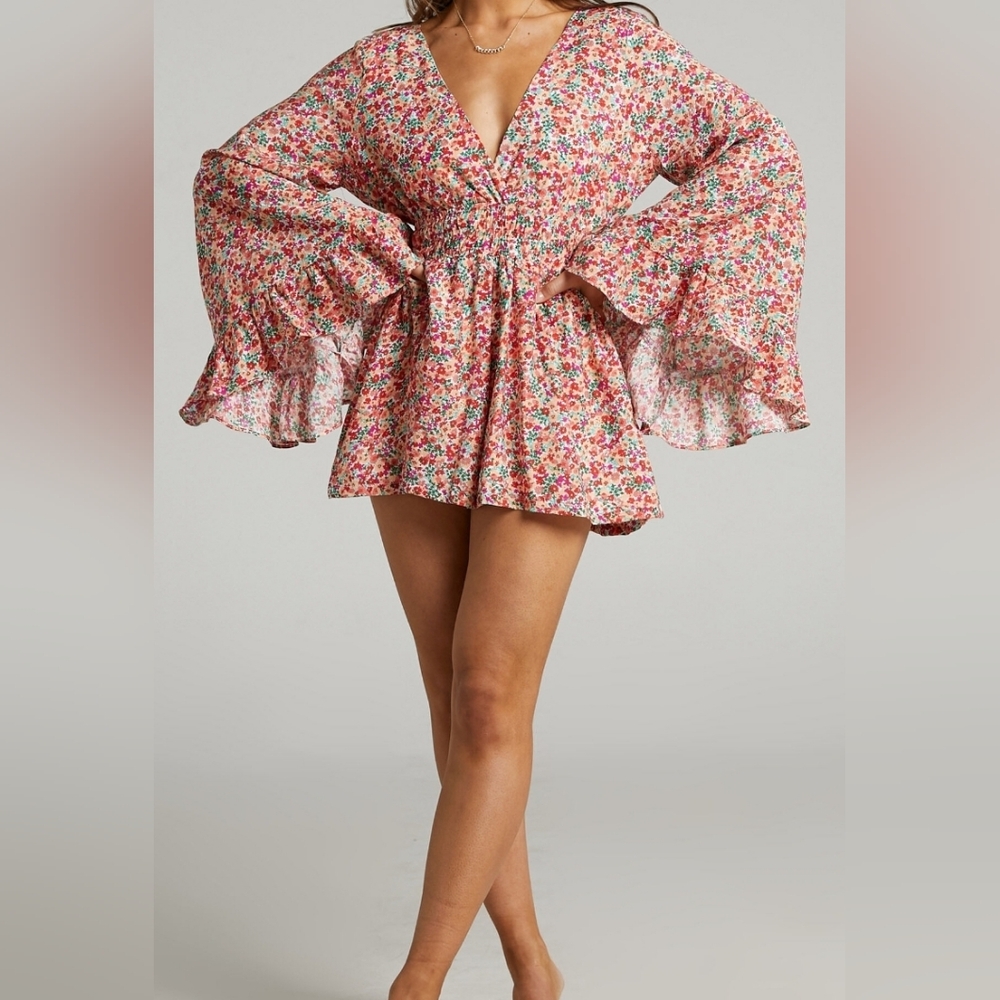 Vici Flared Sleeve Romper/Floral